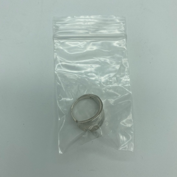 ☘️5 for $40☘️ Saddle Shaped Wide Concave Sterling Silver 925 Ring Size 7-7.25 - Picture 12 of 12